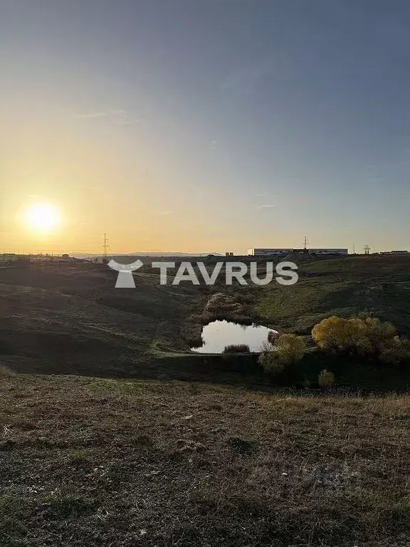 Участок в Крым, Симферопольский район, Трудовское с/пос, ... - Фото 1