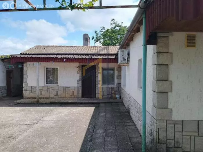 Дом в Сакский район, Ромашкинское сельское поселение, село Колоски, ... - Фото 2