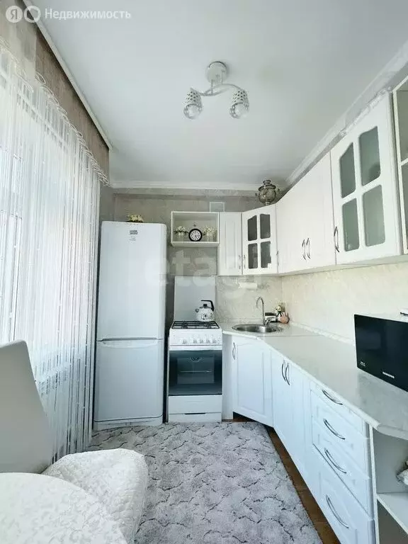 4-комнатная квартира: Белгород, улица Князя Трубецкого, 2 (58.1 м) - Фото 1