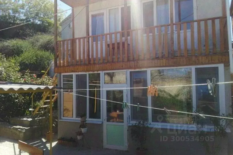 Дом в Крым, Феодосия ул. Степана Разина, 8 (70 м) - Фото 1