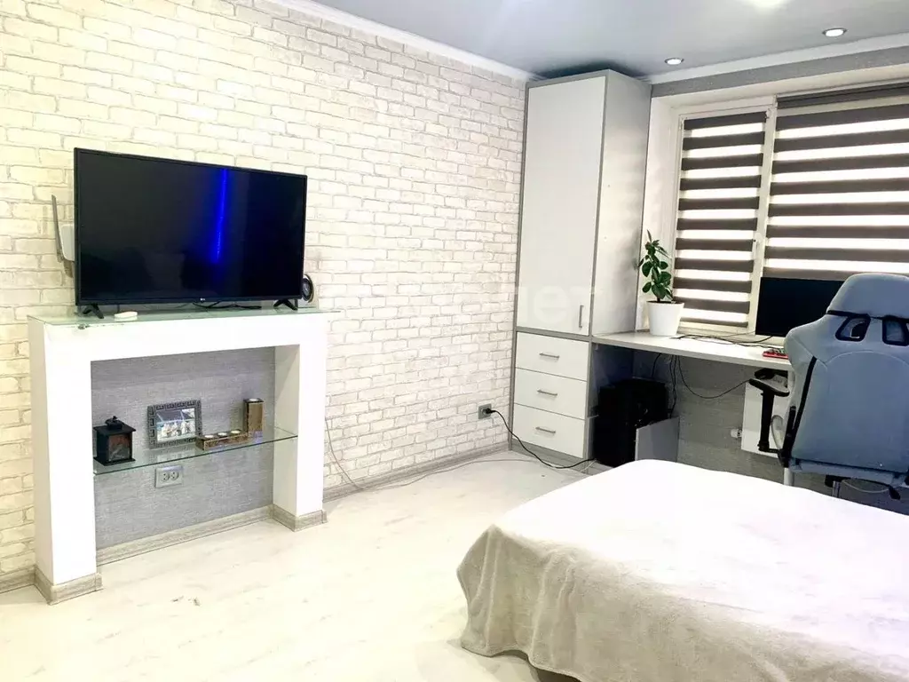 2-к кв. Тюменская область, Тюмень ул. Александра Митинского, 3к1 (70.0 ... - Фото 2