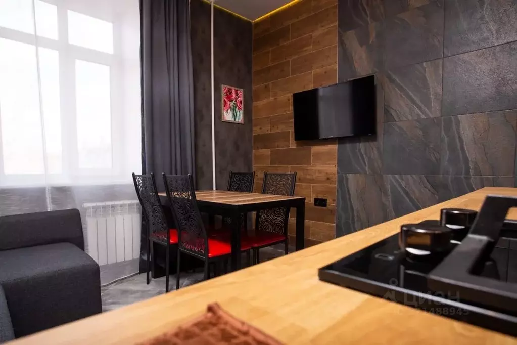 3-к кв. Омская область, Омск ул. Масленникова, 9 (50.0 м) - Фото 2