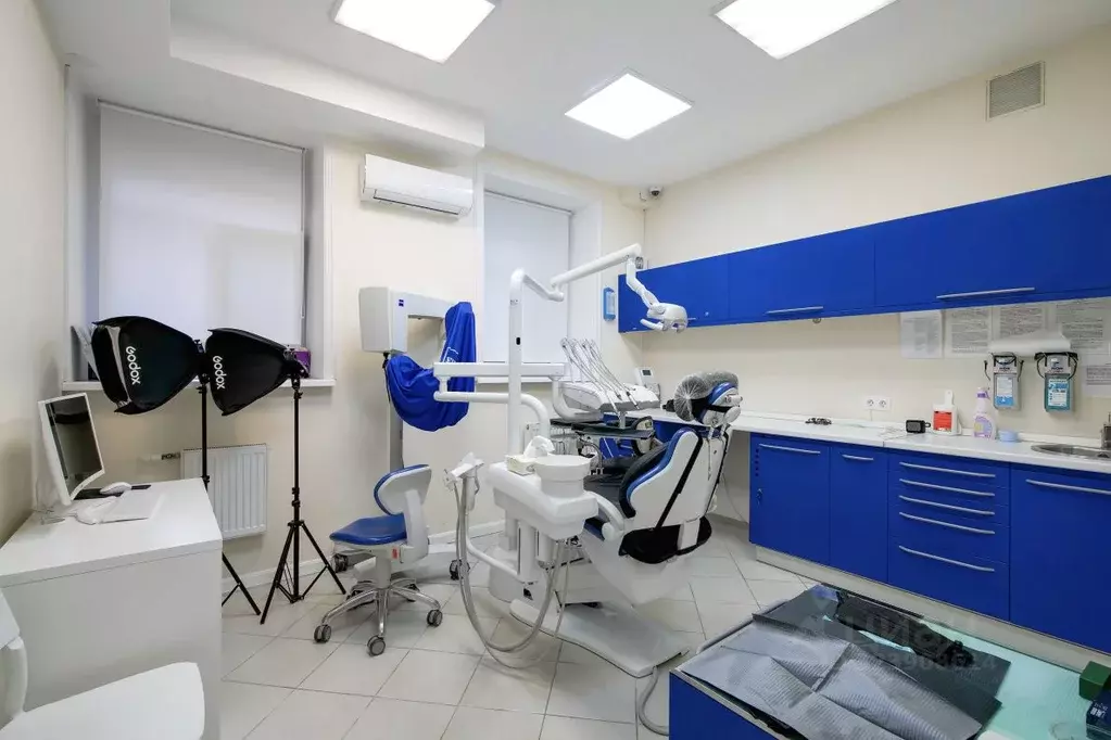 Помещение свободного назначения в Санкт-Петербург 8-я Васильевского ... - Фото 1