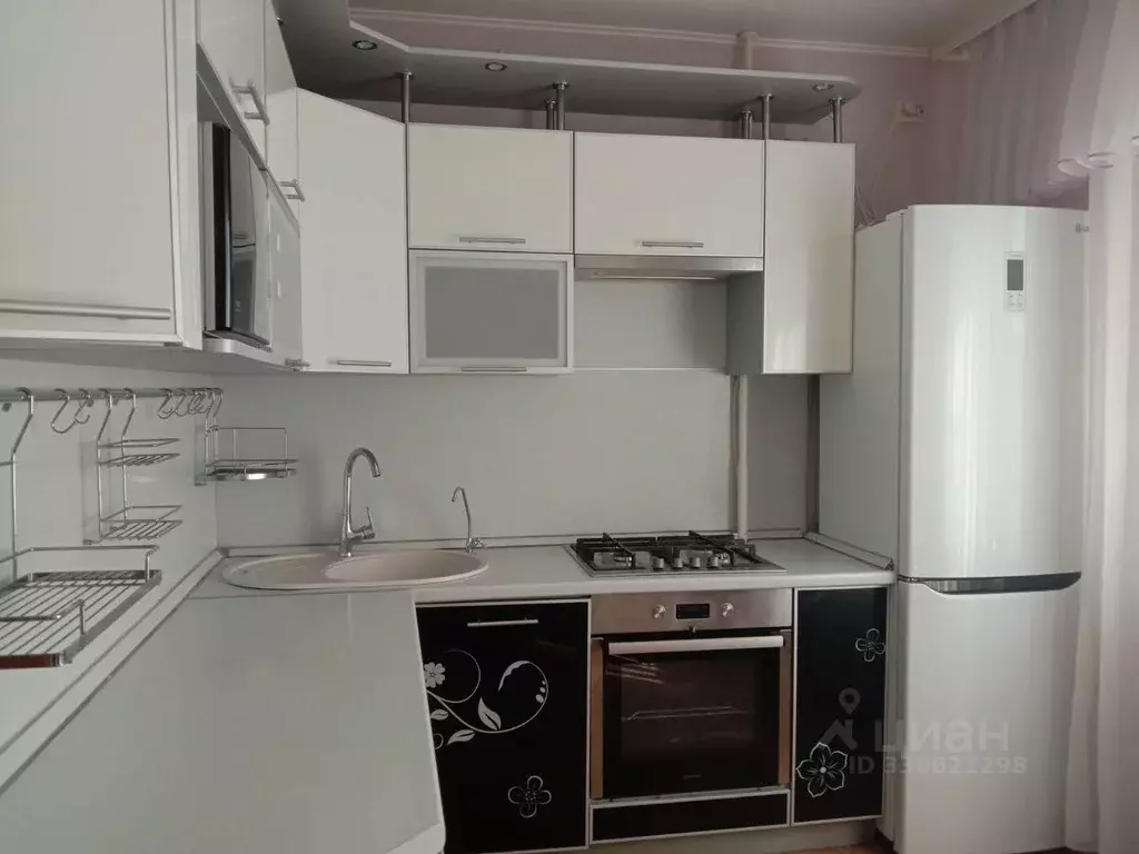 2-к кв. Омская область, Омск Заозерная ул., 21 (56.0 м) - Фото 1