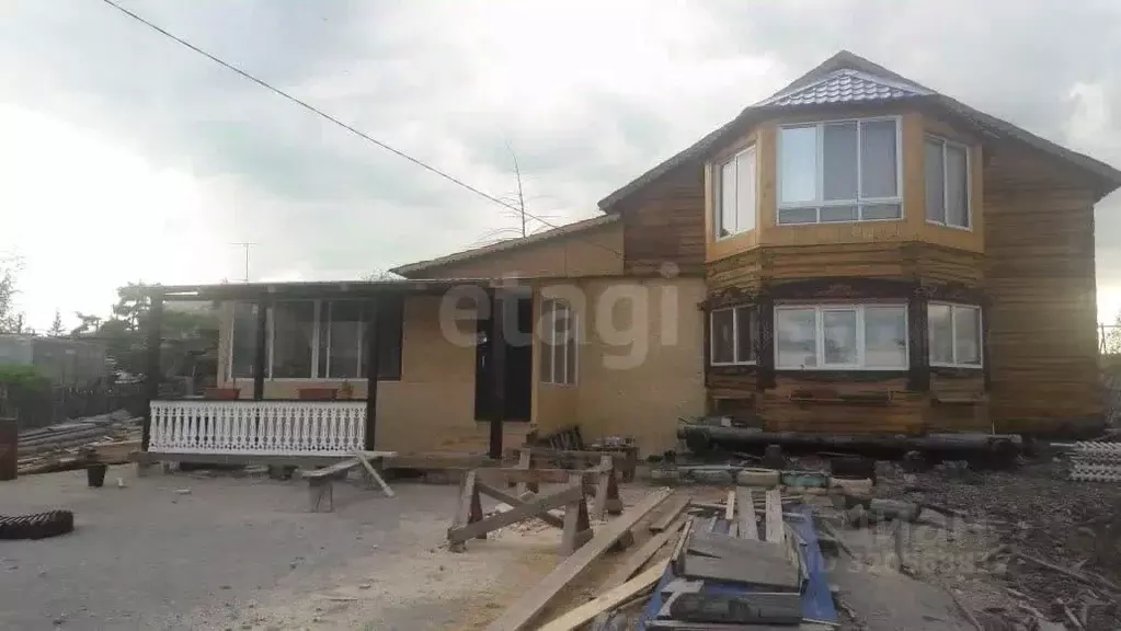 Дом в Саха (Якутия), Покровск ул. Братьев Ксенофонтовых, 94 (120 м) - Фото 1