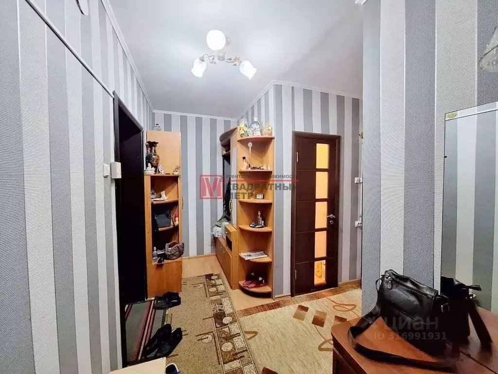 1-к кв. Белгородская область, Старый Оскол Дубрава мкр, 1 кв-л, 10 ... - Фото 0