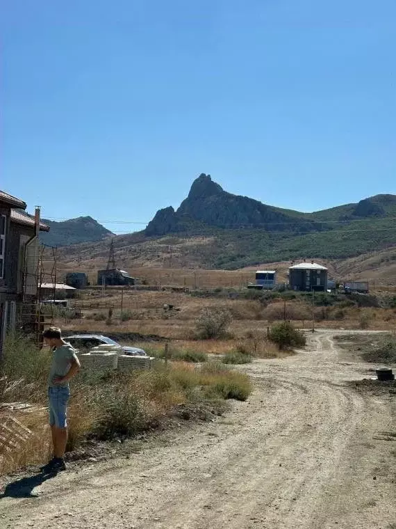 Участок в Крым, Феодосия муниципальный округ, Коктебель пгт ул. Ленина ... - Фото 2