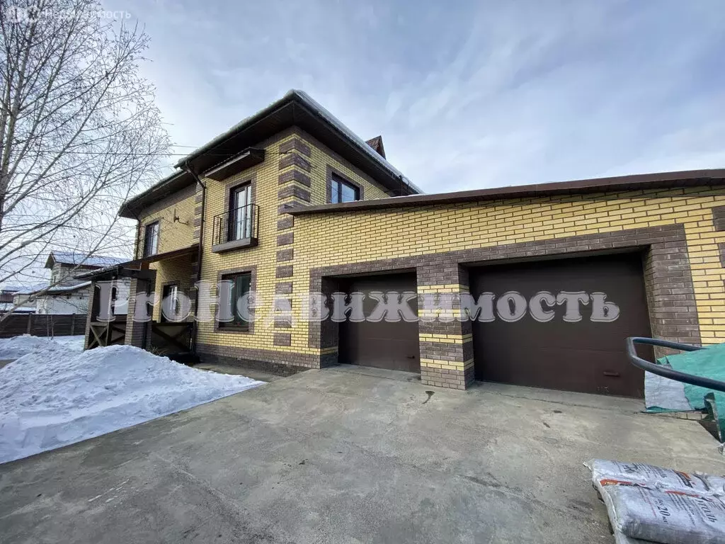 Дом в Кызыл, улица Хем-Белдири (280.5 м) - Фото 1