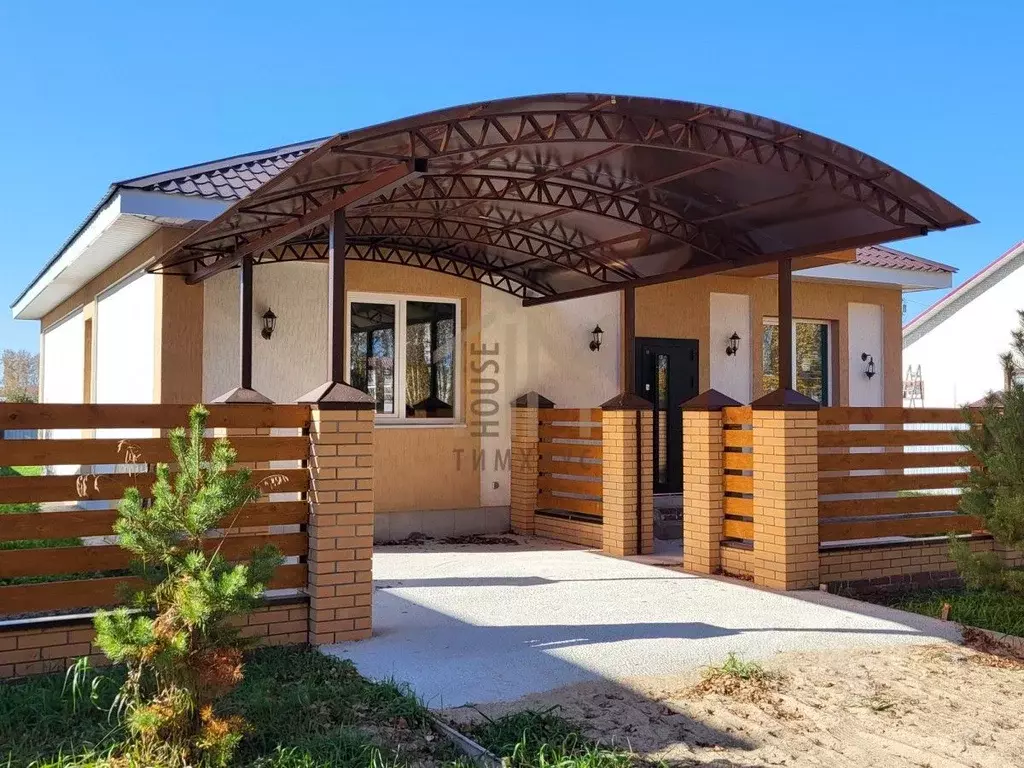 Дом в Омская область, Омский район, с. Усть-Заостровка ул. 16-я ... - Фото 1