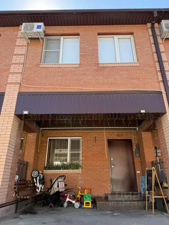 Таунхаус в Ростовская область, Батайск ул. Урицкого, 59 (81 м) - Фото 1