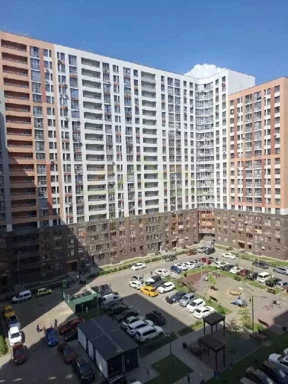 Продается 3-комнатная квартира - Фото 1