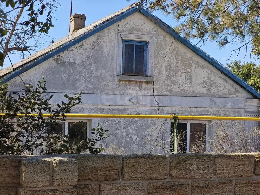 Дом в Крым, Сакский район, Лесновское с/пос, с. Куликовка ул. ... - Фото 1