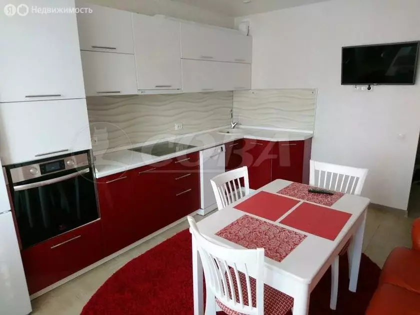 2-комнатная квартира: Тюмень, улица Московский Тракт, 150 (66 м) - Фото 1