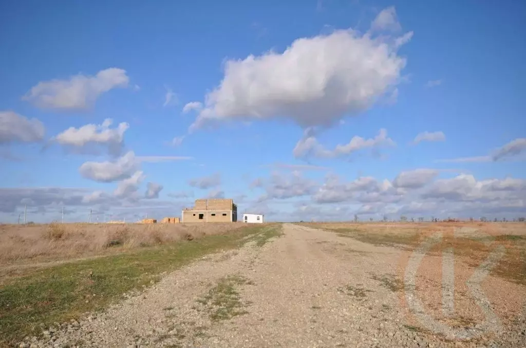 Участок в Крым, Сакский район, Штормовское с/пос, с. Крыловка ул. ... - Фото 1