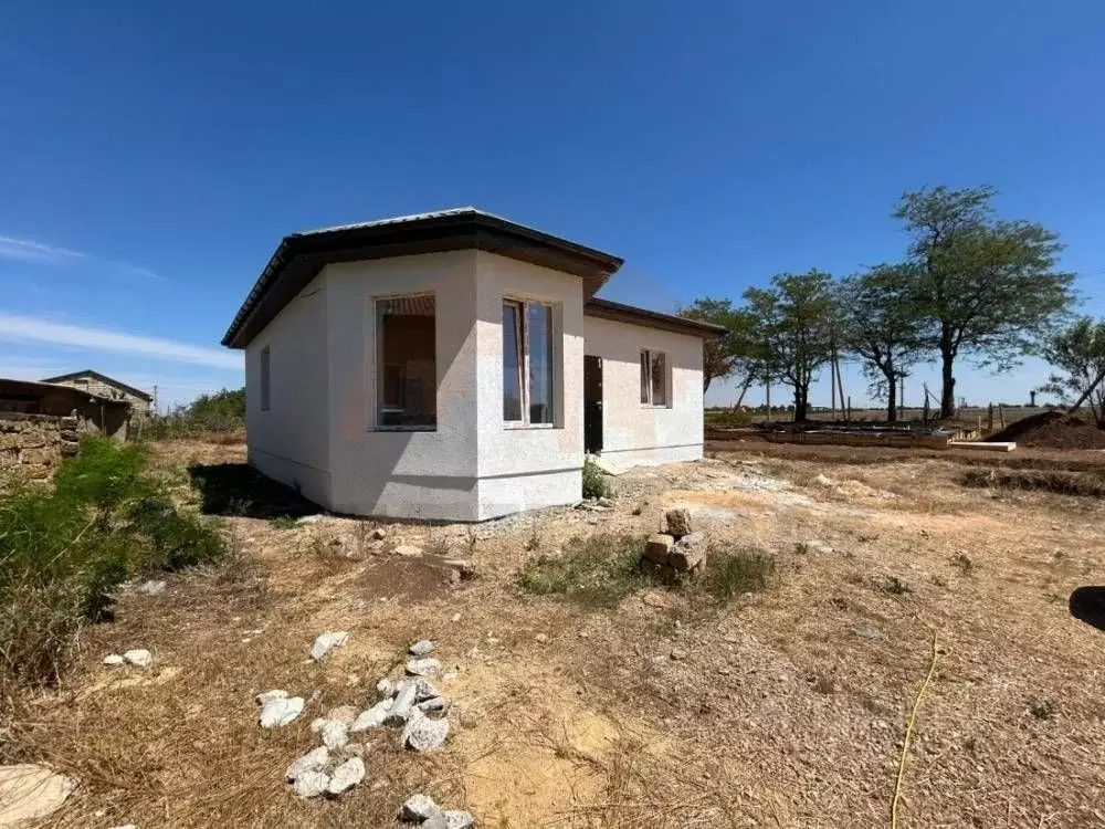 Дом в Крым, Сакский район, Лесновское с/пос, с. Владимировка ул. ... - Фото 2