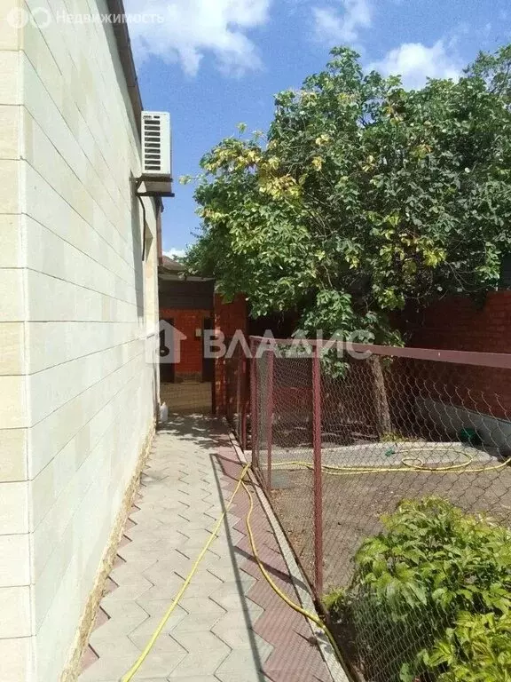 Дом в Ростов-на-Дону, улица Мадояна, 127 (160 м) - Фото 1