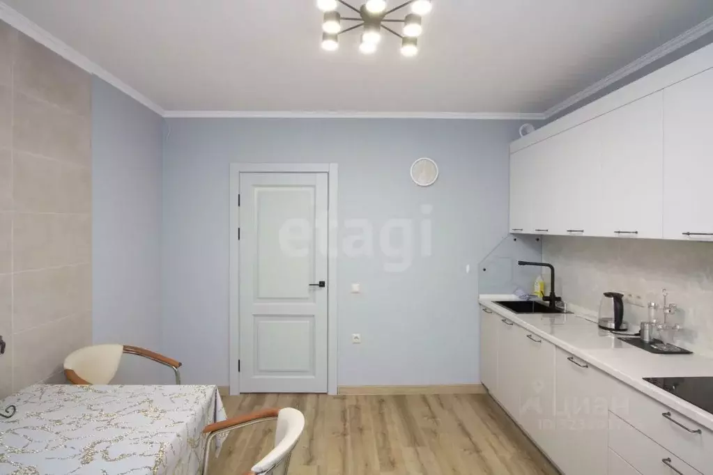 3-к кв. Тюменская область, Тюмень ул. Шиллера, 34 (98.0 м) - Фото 1