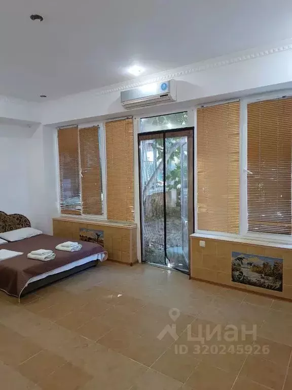 Комната Крым, Ленинский район, Белинское с/пос, с. Новоотрадное ул. ... - Фото 1