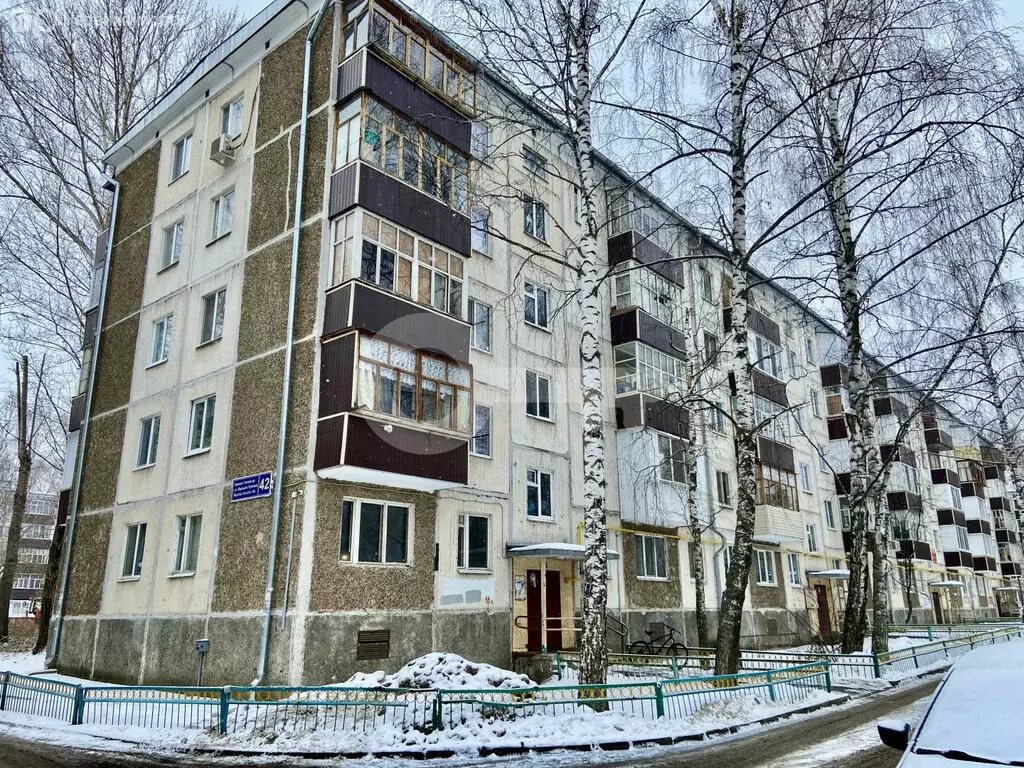 3-комнатная квартира: Казань, улица Маршала Чуйкова, 42 (60 м) - Фото 0