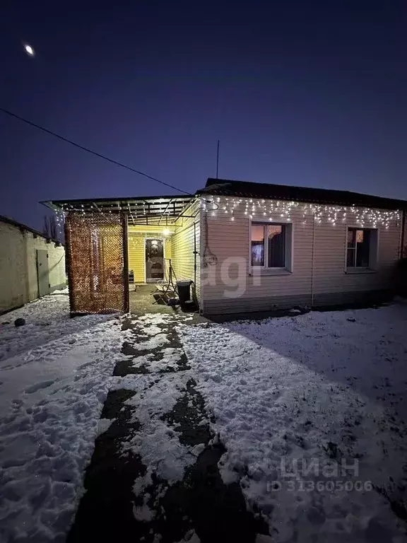 Дом в Белгородская область, Старооскольский городской округ, с. ... - Фото 0