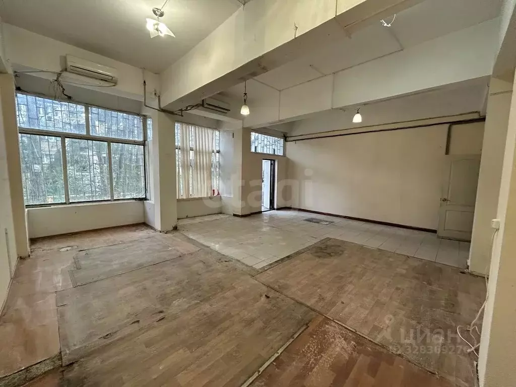 Помещение свободного назначения в Крым, Ялта ул. Мисхорская, 1к2 (97 ... - Фото 1