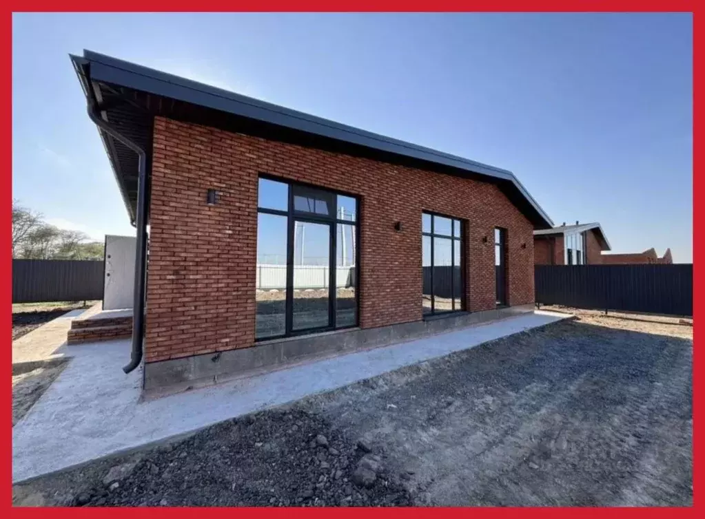 Дом в Ростовская область, Неклиновский район, с. Новобессергеневка ул. ... - Фото 1