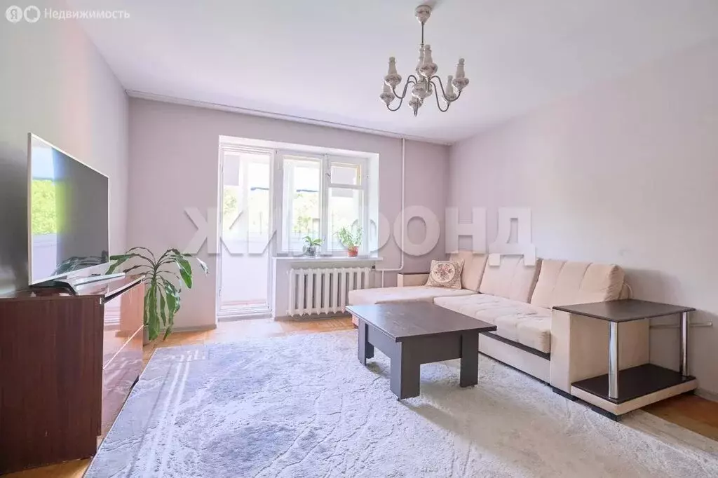 3-комнатная квартира: Томск, улица Белинского, 33/1 (69.7 м) - Фото 2