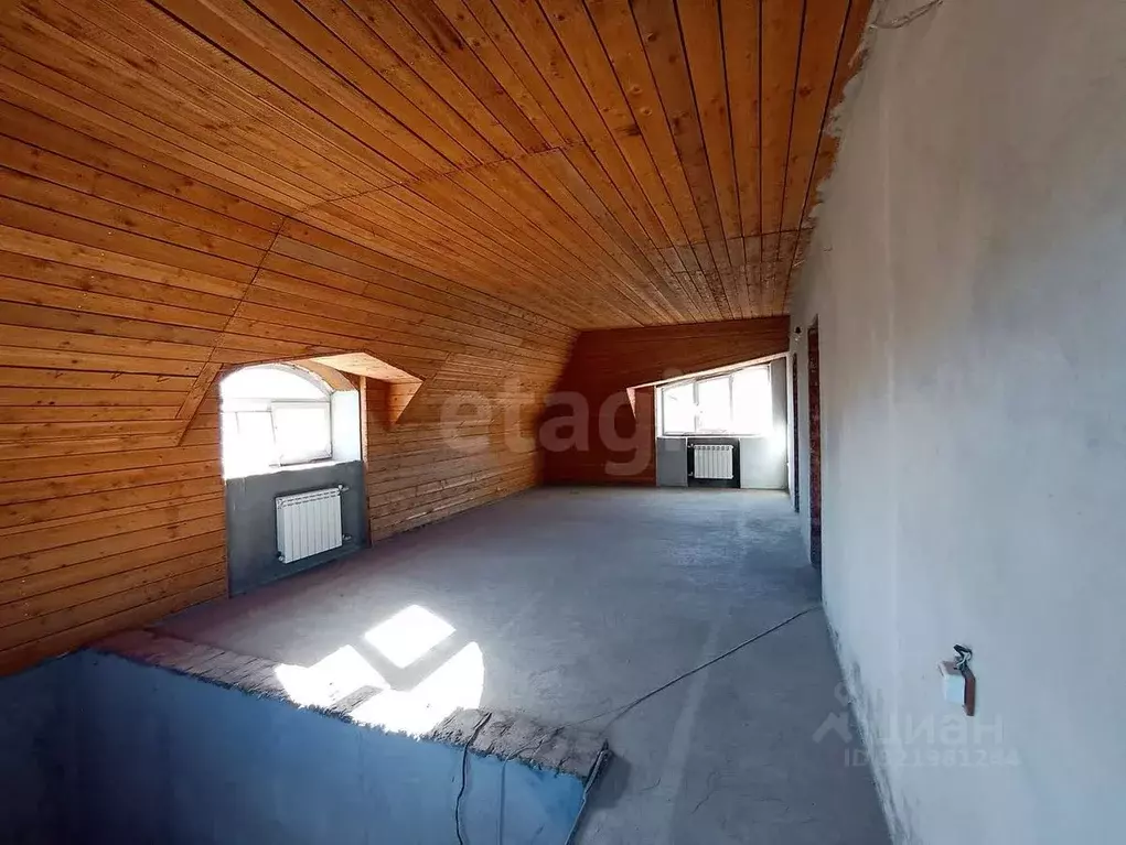 Дом в Астраханская область, Астрахань ул. Урицкого, 45 (374 м) - Фото 1