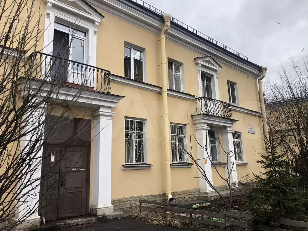 Комната 29 м в 6-к., 2/2 эт. - Фото 1