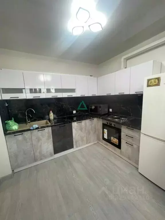 2-к кв. Башкортостан, Уфа ул. Генерала Ишбулатова, 8 (55.98 м) - Фото 1