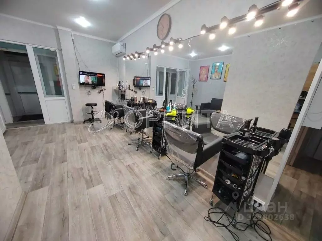 Помещение свободного назначения в Тюменская область, Тюмень Амурская ... - Фото 1