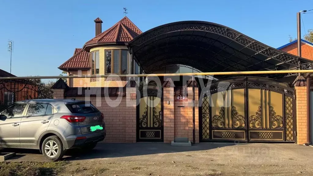 Дом в Краснодарский край, Лабинск Ленинградский пер., 23 (162 м) - Фото 1