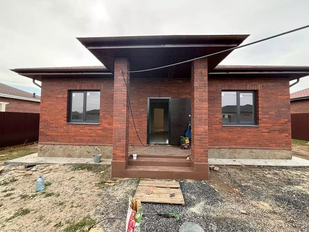 Дом в Ростовская область, Неклиновский район, с. Новобессергеневка ул. ... - Фото 1