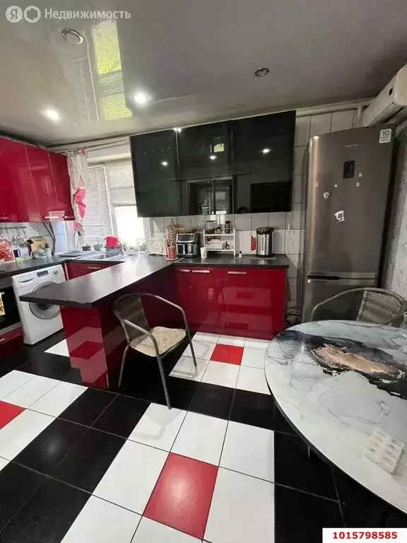 4-комнатная квартира: посёлок городского типа Энем, улица Перова, 53 ... - Фото 2