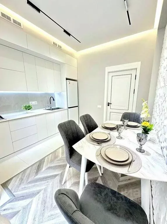 2-к кв. Краснодарский край, Сочи ул. Ленина, 290/7к11 (55.0 м) - Фото 0