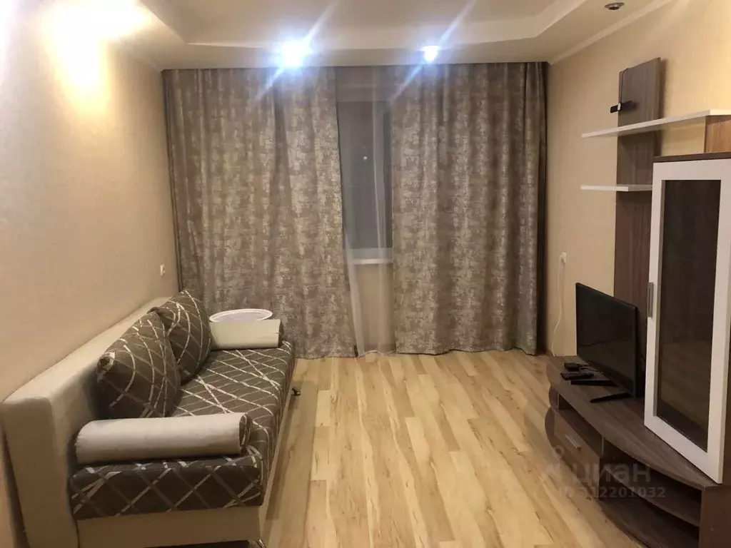 3-к кв. Тюменская область, Тобольск 6-й мкр, 11 (64.0 м) - Фото 0