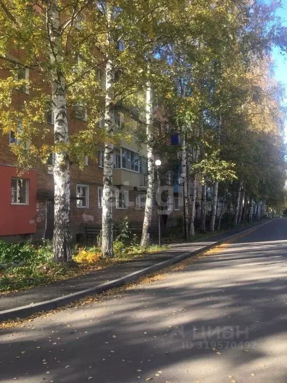 3-к кв. Кемеровская область, Анжеро-Судженск Октябрьский проезд, 10 ... - Фото 0