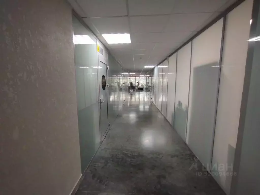 Офис в Татарстан, Набережные Челны ул. Шамиля Усманова, 3Д (15 м) - Фото 1