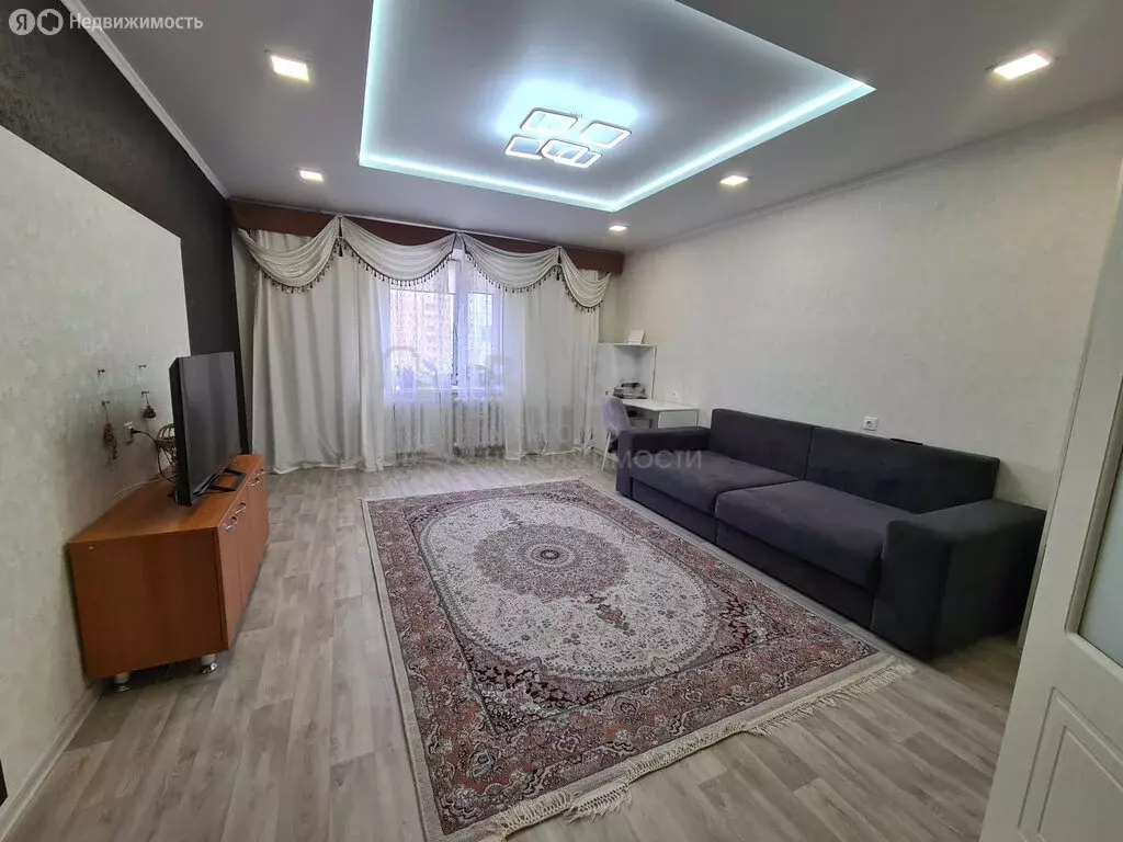 3-комнатная квартира: Нижнекамск, проспект Шинников, 35 (81.9 м) - Фото 1