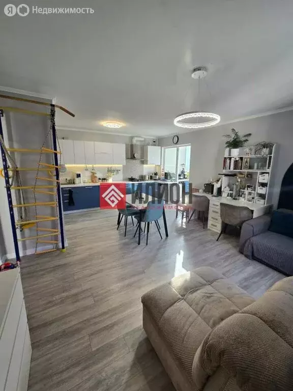 3-комнатная квартира: Ялта, улица Крупской, 50к1 (87 м) - Фото 1