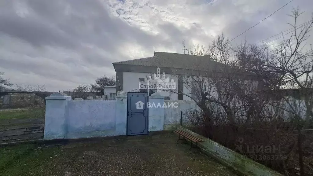 Дом в Крым, Ленинский район, с. Приозерное ул. Колхозная, 41 (98 м) - Фото 2