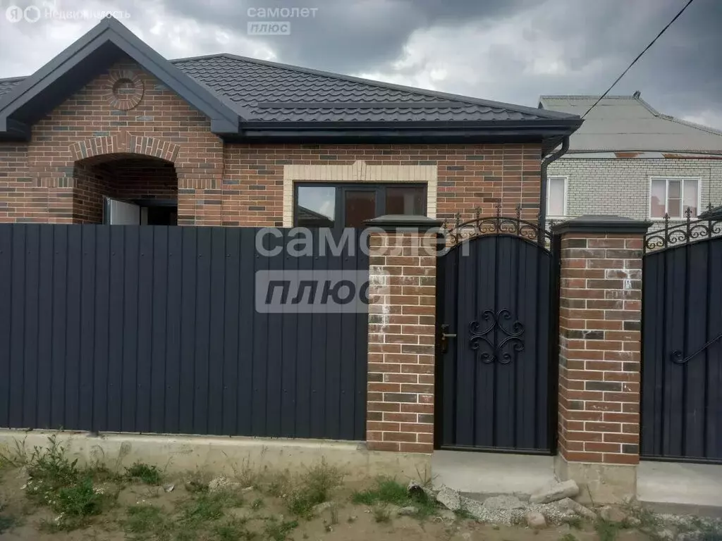 Дом в Славянск-на-Кубани, улица Победы (105 м) - Фото 1