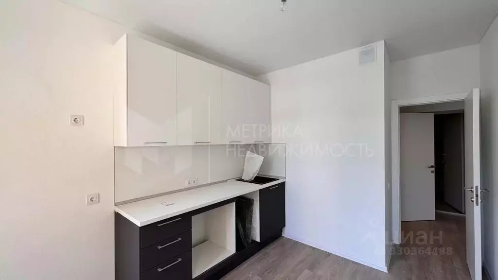 1-к кв. Тюменская область, Тюмень ул. Юрия Рогачева, 11к2 (29.6 м) - Фото 1