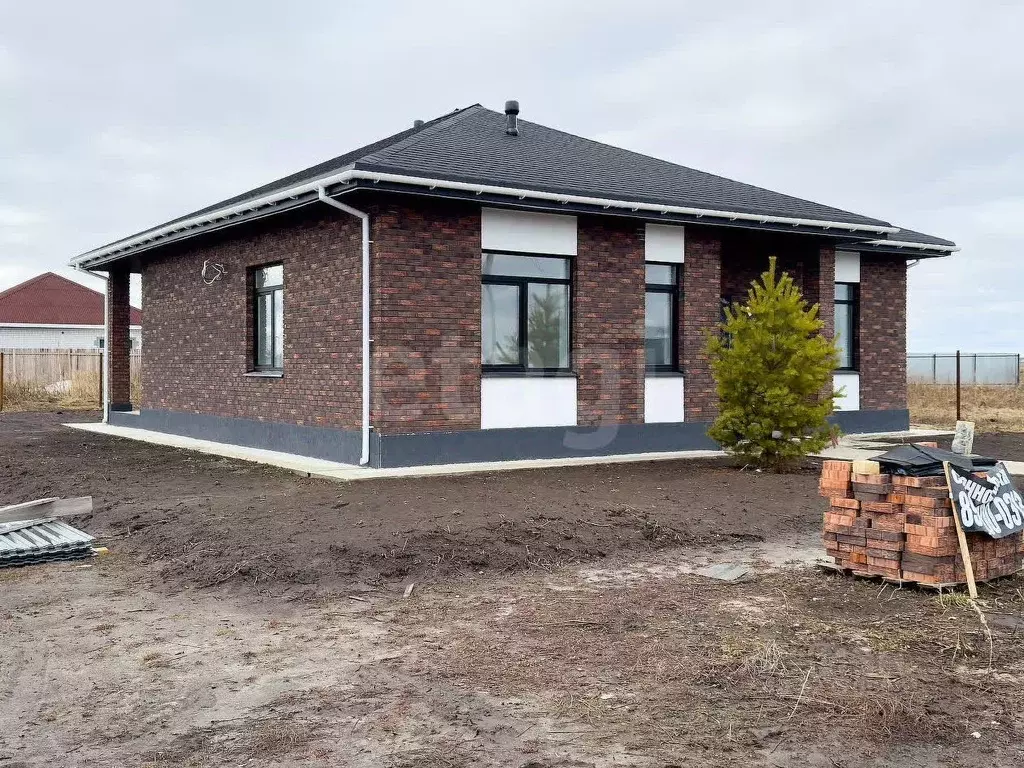 Дом в Тюменская область, Тюменский муниципальный округ, д. Ушакова ул. ... - Фото 1