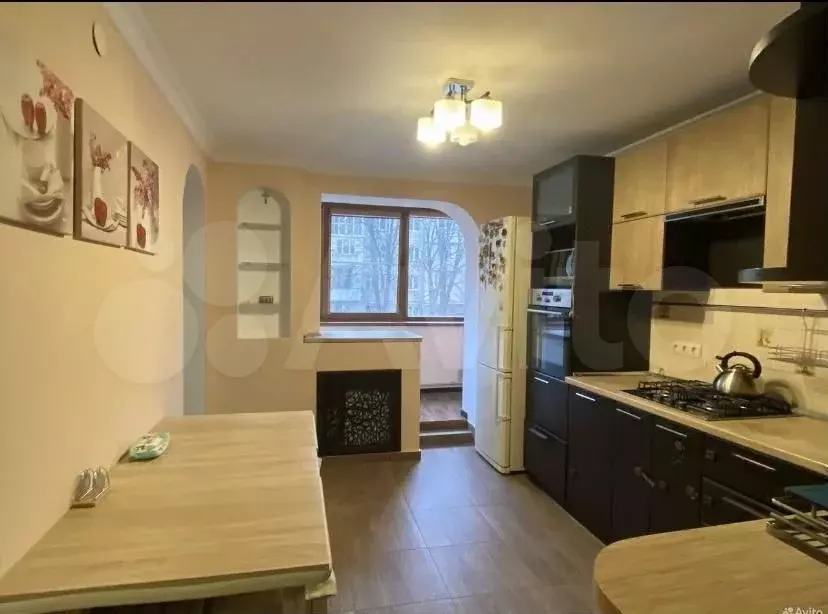 3-к. квартира, 75 м, 1/1 эт. - Фото 1