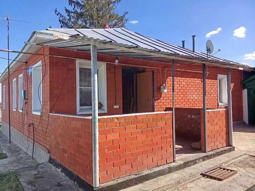 Дом в Белгородская область, Старооскольский городской округ, с. ... - Фото 0