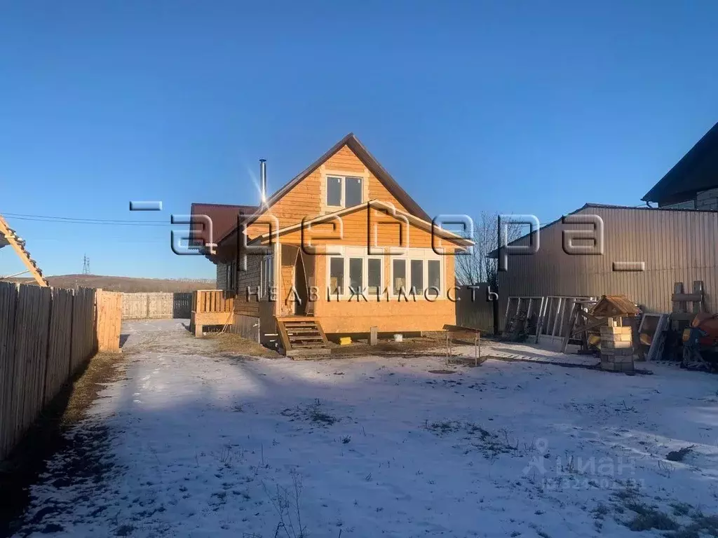 Дом в Красноярский край, Емельяново пгт ул. Владимирская, 5 (130 м) - Фото 1