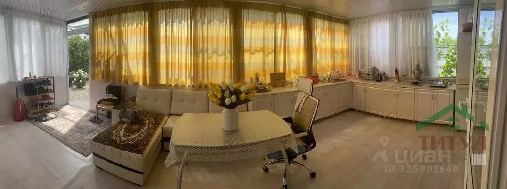 Дом в Астраханская область, Астрахань пер. 1-й Поволжский, 17 (50 м) - Фото 1