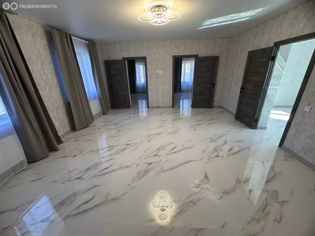 Дом в Кисловодск, улица Осипенко (231 м) - Фото 1