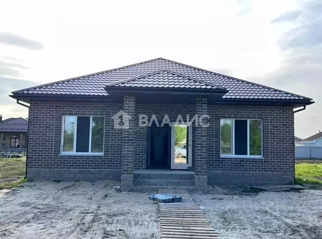 Дом в Белгородская область, Строитель Яковлевский городской округ, ... - Фото 1